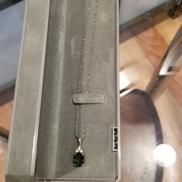 18kt gold chain necklace with blue ruby pendant - Picture 2 of 6